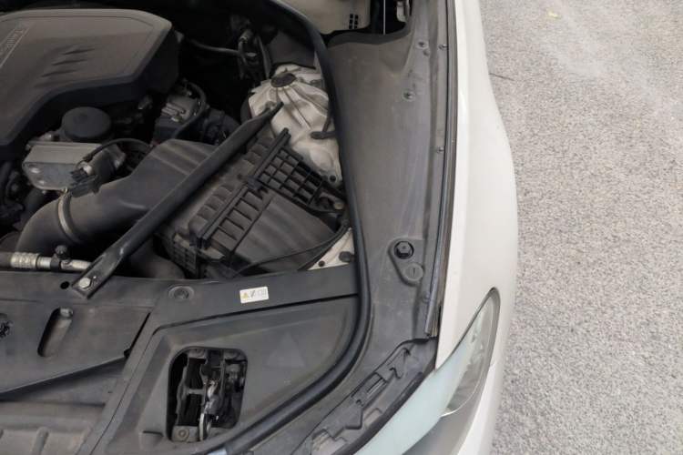 Used BMW 5 Series 2013 525Li Luxury Model Engine Bay Left