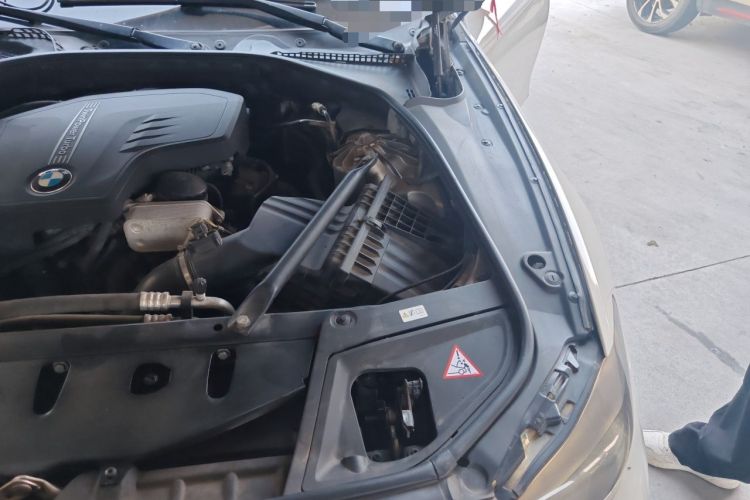 Used BMW 5 Series 2013 525Li Luxury Model Engine Bay Left