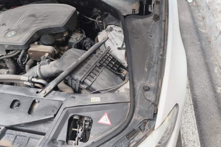 Used BMW 5 Series 2013 525Li Leading Model Engine Bay Left