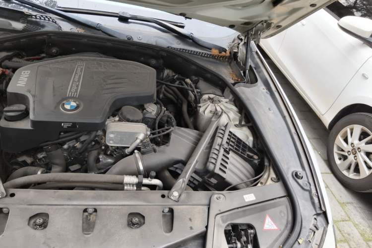 Used BMW 5 Series 2013 525Li Leading Model Engine Bay Left