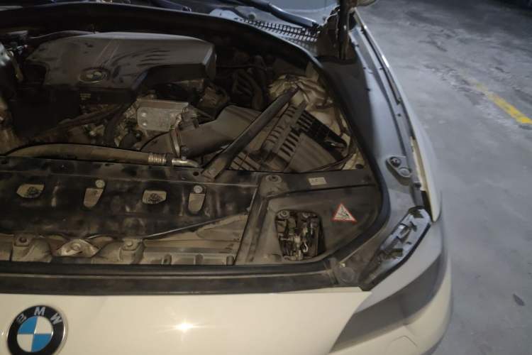 Used BMW 5 Series 2013 525Li Luxury Model Engine Bay Left