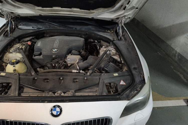 Used BMW 5 Series 2013 525Li Luxury Model Engine Bay Left