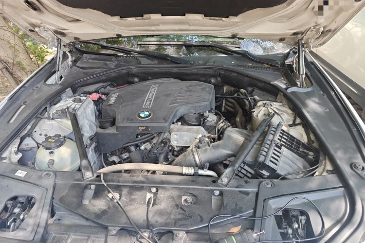 Used BMW 5 Series 2013 525Li Luxury Model Engine Bay