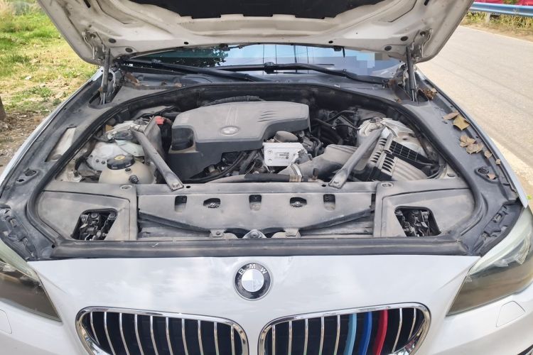 Used BMW 5 Series 2013 525Li Luxury Model Engine Bay