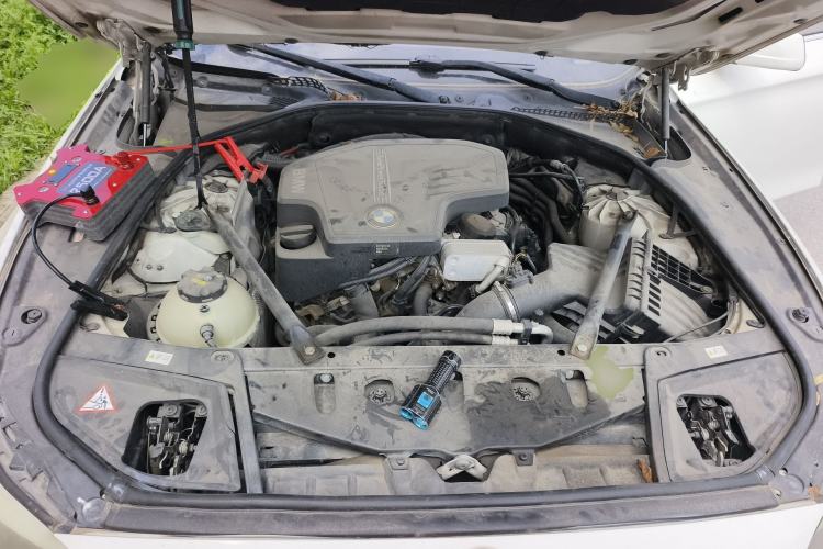 Used BMW 5 Series 2013 525Li Luxury Model Engine Bay