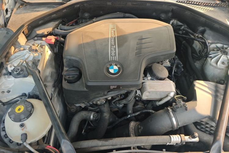 Used BMW 5 Series 2013 520Li Elegant Edition Engine Bay