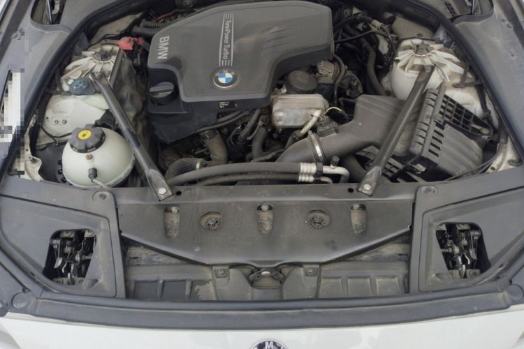 Used BMW 5 Series 2013 525Li Luxury Model Engine Bay