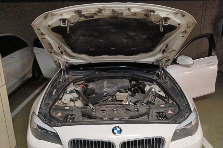 Used BMW 5 Series 2013 525Li Luxury Model Engine Bay