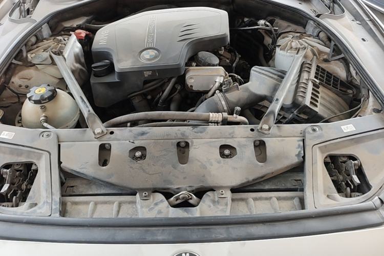 Used BMW 5 Series 2013 525Li Leading Model Engine Bay