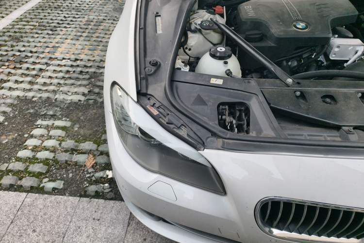 Used BMW 5 Series 2013 520i Elegant Edition Engine Bay Right