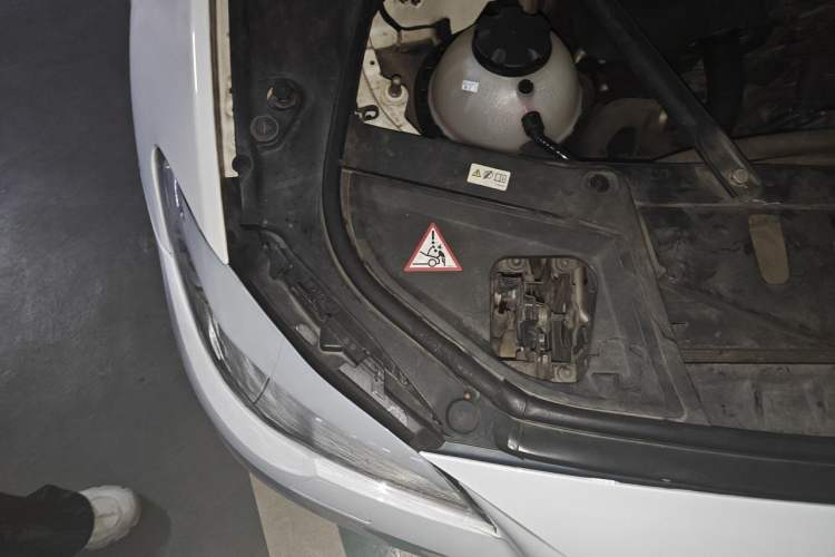 Used BMW 5 Series 2013 525Li Luxury Model Engine Bay Right