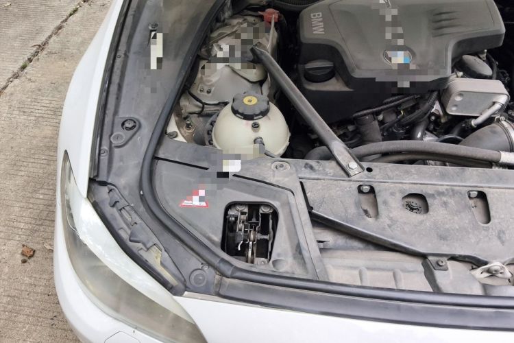 Used BMW 5 Series 2013 520Li Elegant Edition Engine Bay Right