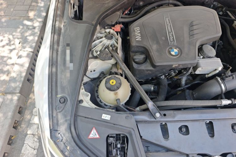 Used BMW 5 Series 2013 520Li Elegant Edition Engine Bay Right