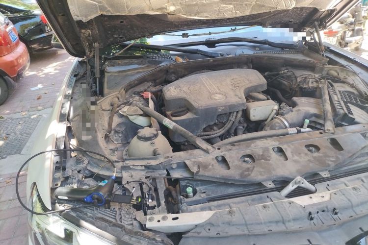Used BMW 5 Series 2013 520Li Elegant Edition Engine Bay Right