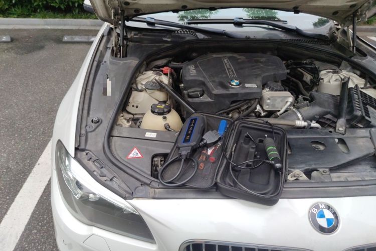 Used BMW 5 Series 2013 520i Elegant Edition Engine Bay Right