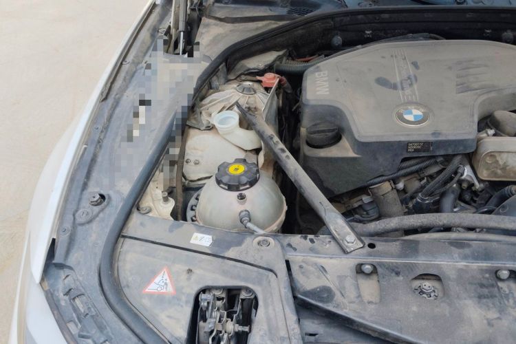 Used BMW 5 Series 2013 525Li Leading Model Engine Bay Right