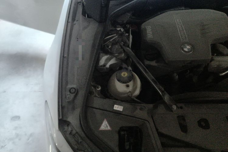 Used BMW 5 Series 2013 525Li Luxury Model Engine Bay Right