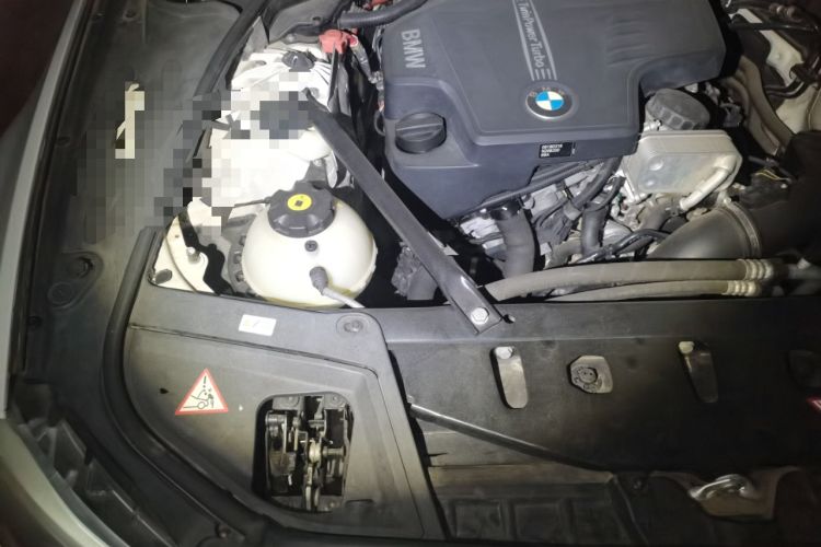 Used BMW 5 Series 2013 520Li Elegant Edition Engine Bay Right