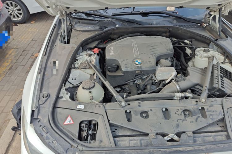 Used BMW 5 Series 2013 525Li Luxury Model Engine Bay Right