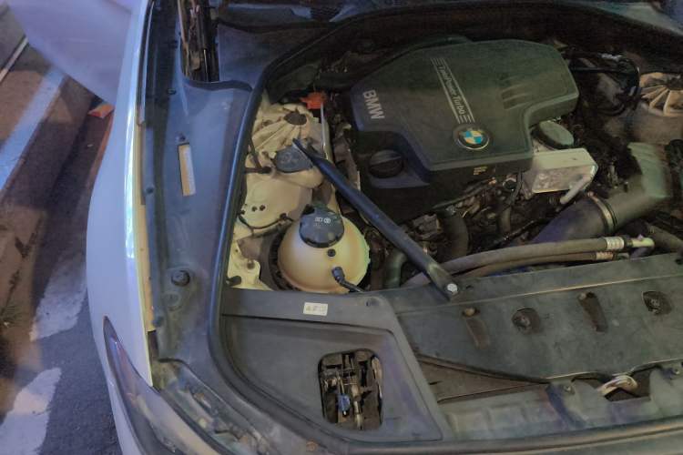 Used BMW 5 Series 2013 520Li Elegant Edition Engine Bay Right