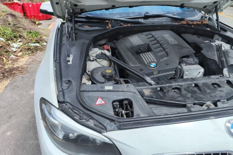 Used BMW 5 Series 2013 530Li Leading Model Engine Bay Right