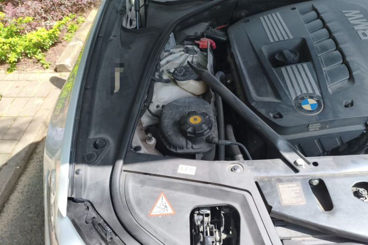 Used BMW 5 Series 2013 530Li Leading Model Engine Bay Right