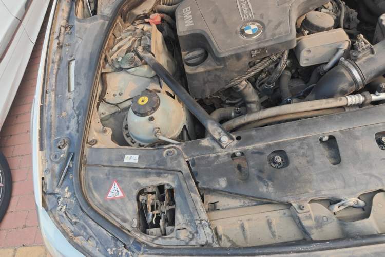 Used BMW 5 Series 2013 520Li Elegant Edition Engine Bay Right