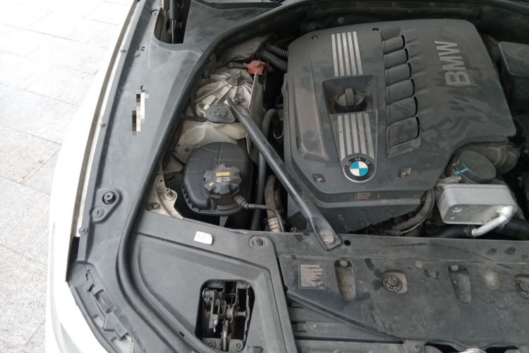 Used BMW 5 Series 2013 530Li Leading Model Engine Bay Right