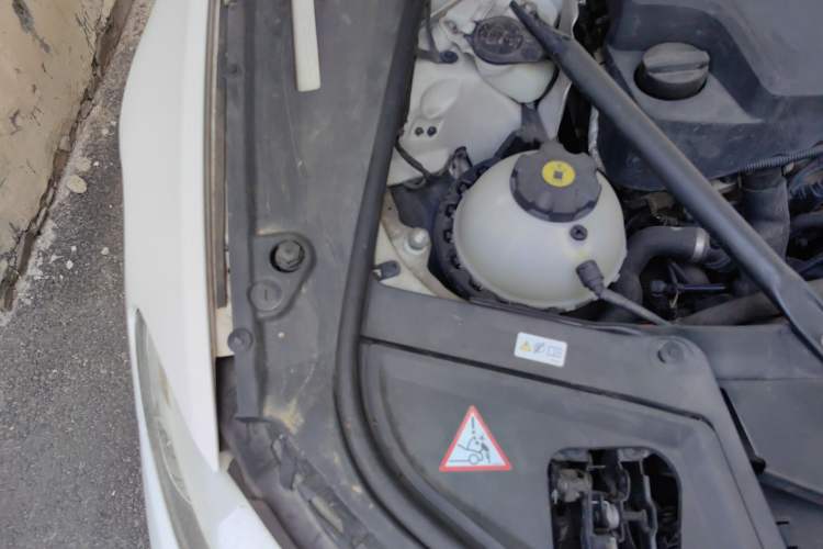 Used BMW 5 Series 2013 525Li Luxury Model Engine Bay Right