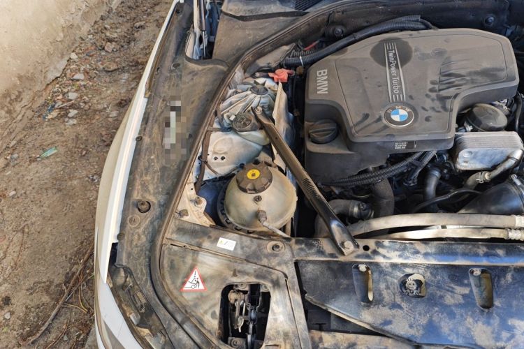 Used BMW 5 Series 2013 520Li Elegant Edition Engine Bay Right