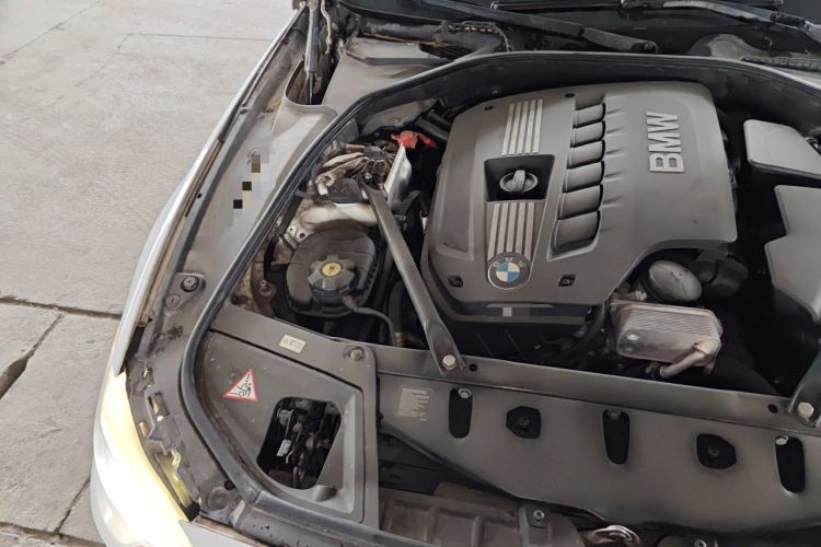 Used BMW 5 Series 2013 530Li Leading Model Engine Bay Right
