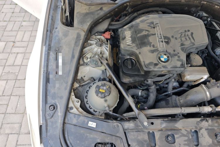 Used BMW 5 Series 2013 520Li Elegant Edition Engine Bay Right
