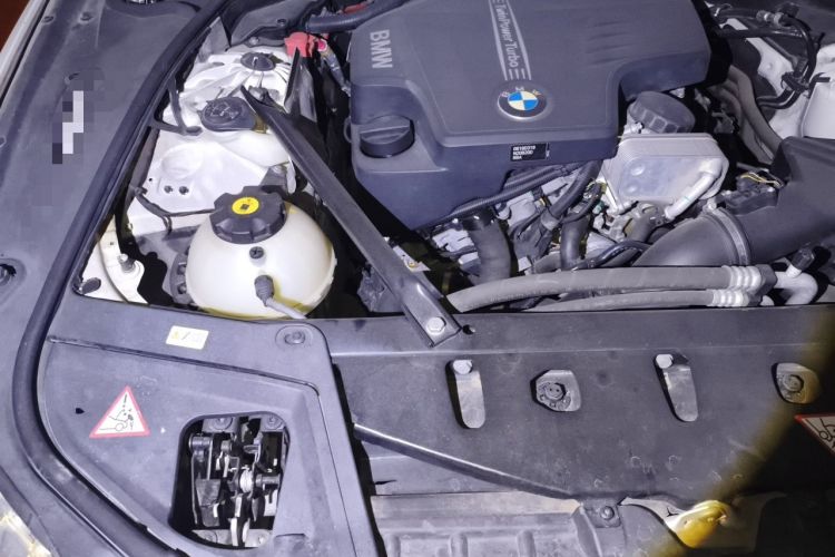 Used BMW 5 Series 2013 520Li Elegant Edition Engine Bay Right