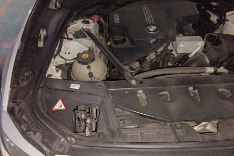 Used BMW 5 Series 2013 525Li Leading Model Engine Bay Right