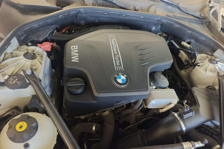 Used BMW 5 Series 2013 525Li Luxury Model Engine Bay Right