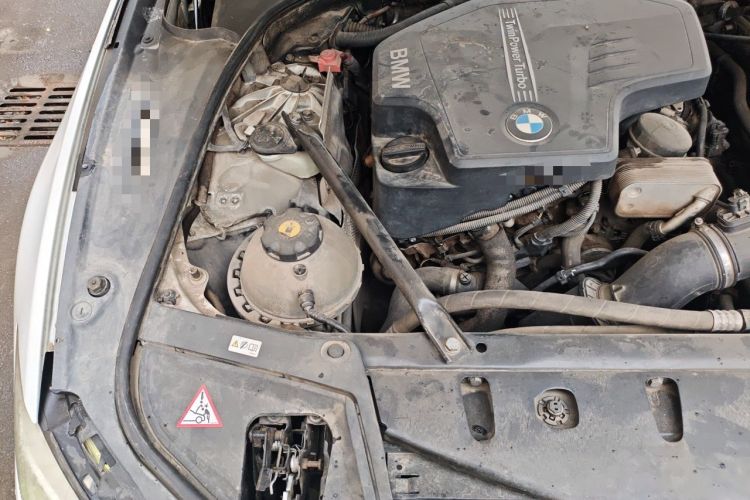 Used BMW 5 Series 2013 525Li Leading Model Engine Bay Right