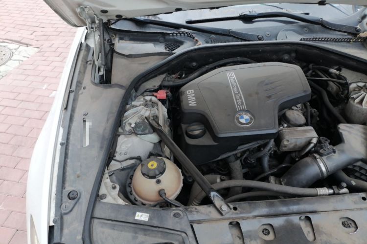 Used BMW 5 Series 2013 520i Elegant Edition Engine Bay Right
