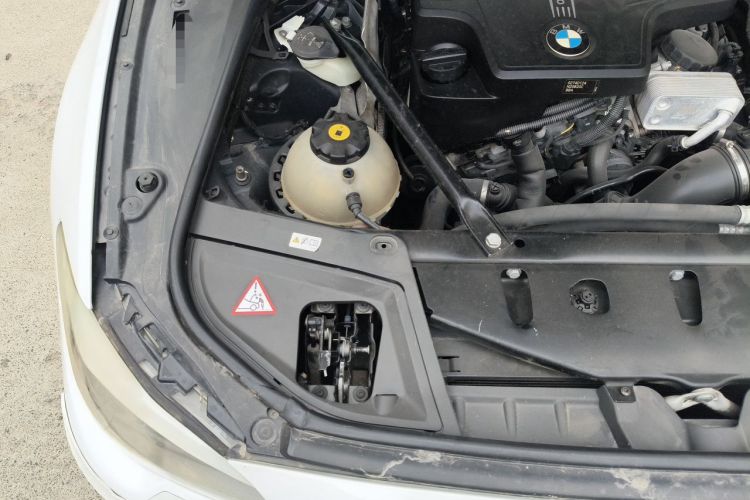 Used BMW 5 Series 2013 525Li Luxury Model Engine Bay Right