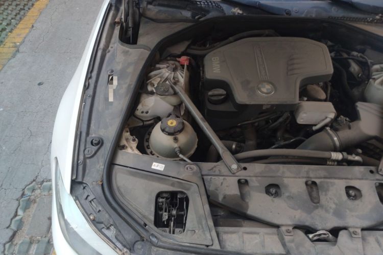 Used BMW 5 Series 2013 520Li Elegant Edition Engine Bay Right
