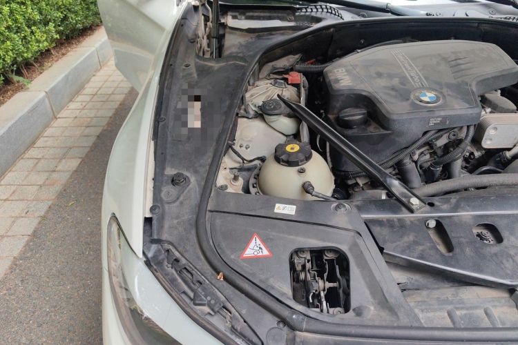 Used BMW 5 Series 2013 525Li Luxury Model Engine Bay Right