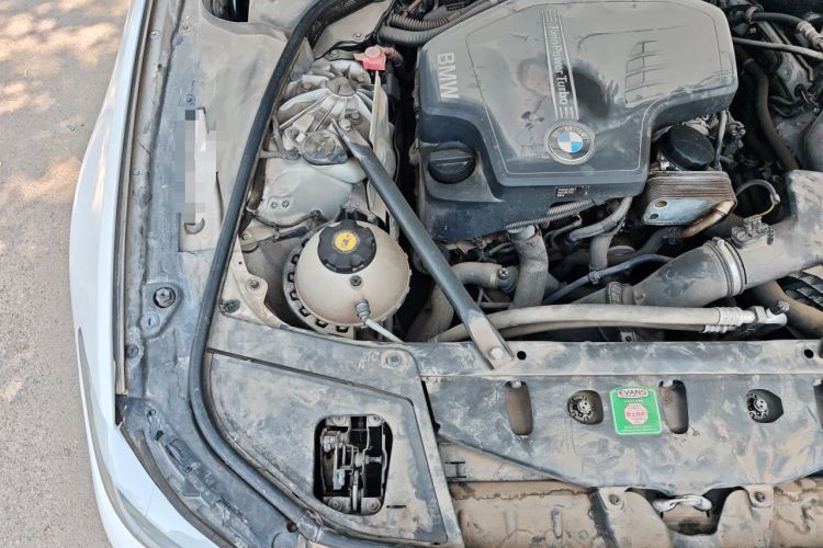 Used BMW 5 Series 2013 525Li Luxury Model Engine Bay Right