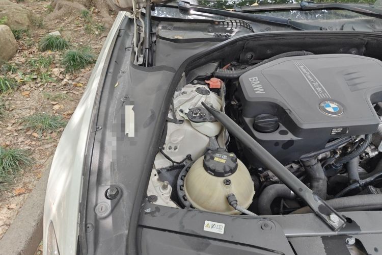 Used BMW 5 Series 2013 525Li Luxury Model Engine Bay Right
