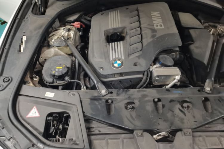 Used BMW 5 Series 2013 530Li Leading Model Engine Bay Right