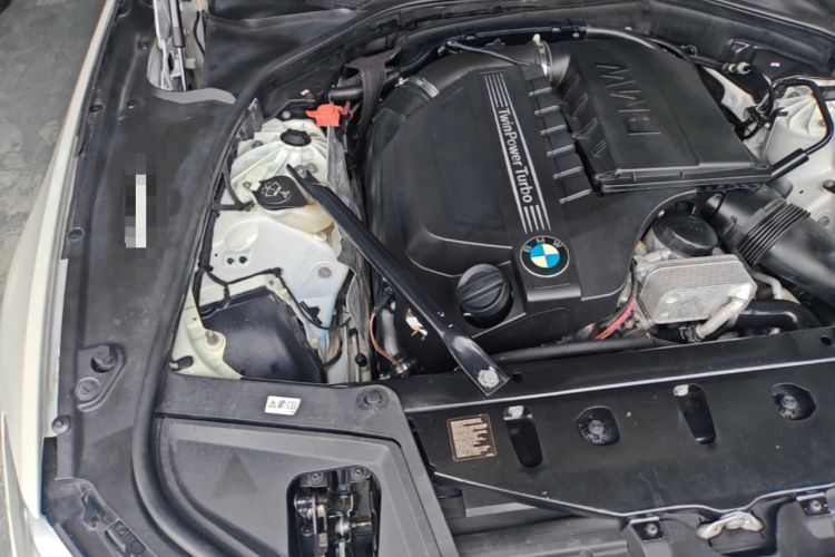 Used BMW 5 Series 2013 535Li Leading Model Engine Bay Right