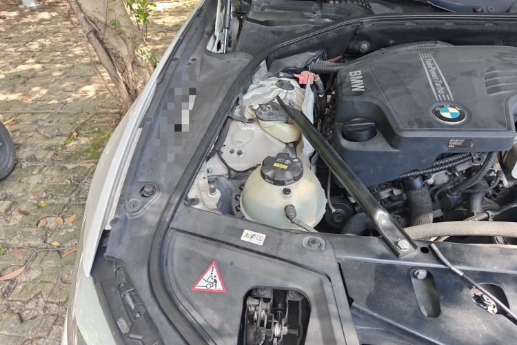 Used BMW 5 Series 2013 525Li Luxury Model Engine Bay Right
