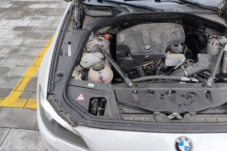 Used BMW 5 Series 2013 525Li Leading Model Engine Bay Right
