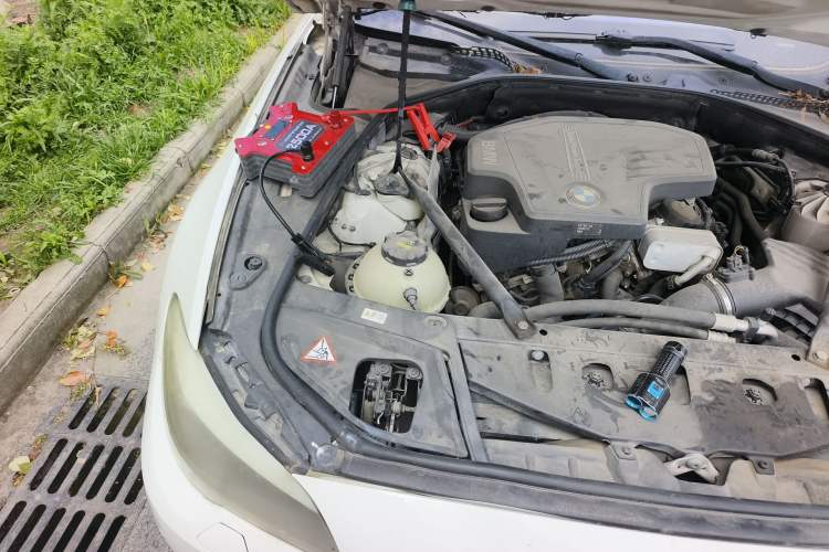 Used BMW 5 Series 2013 525Li Luxury Model Engine Bay Right