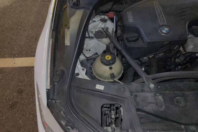 Used BMW 5 Series 2013 525Li Luxury Model Engine Bay Right