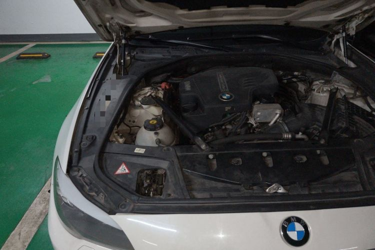 Used BMW 5 Series 2013 525Li Luxury Model Engine Bay Right