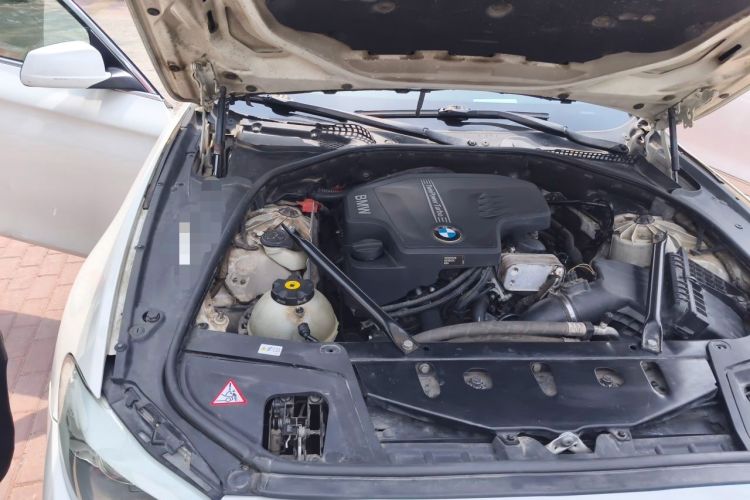Used BMW 5 Series 2013 525Li Leading Model Engine Bay Right